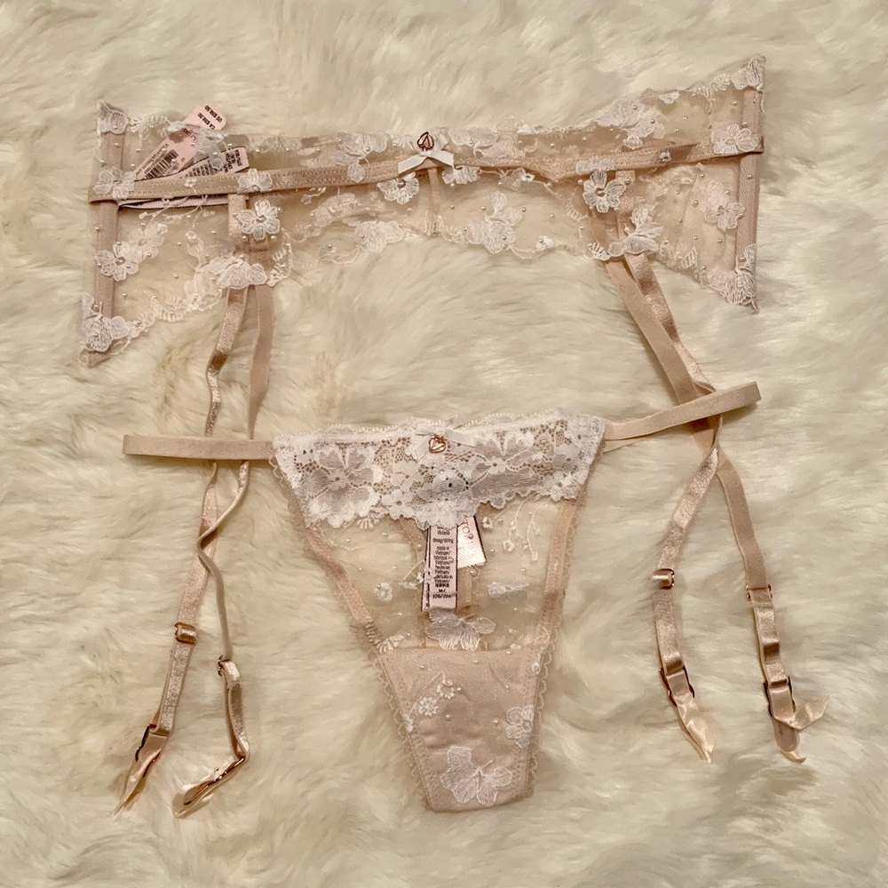 New $94 VICTORIAS SECRET Champagne Ivory Lace PANTY & GARTER BELT Set